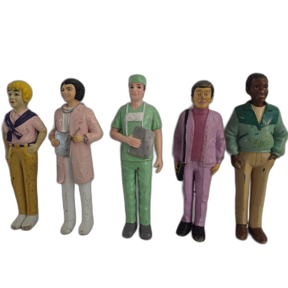 Vintage: Pretend Play - 5 Plastic Mix Medical & Family Figurines for Doll Houses